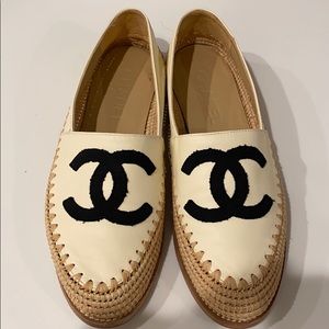 LIKE NEW ✨ Chanel 18C Espadrilles